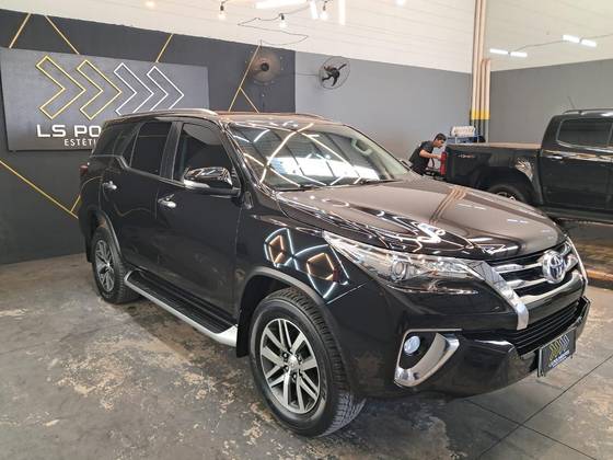 TOYOTA HILUX SW4 2.8 SRX 4X4 16V TURBO INTERCOOLER DIESEL 4P AUTOMÁTICO